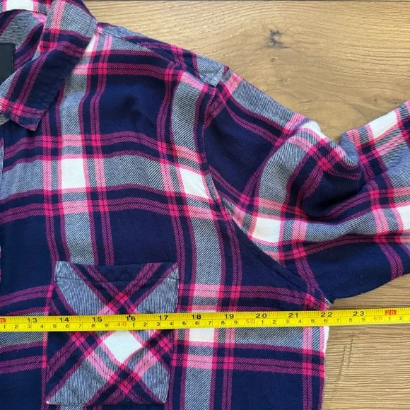 Rails Hunter Plaid Flannel Button Down Shirt Women’s Large Navy‎ Pink Rayon - Picture 6 of 11